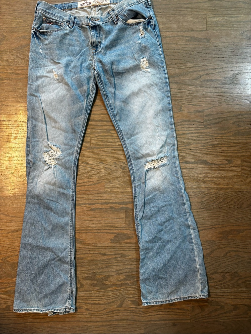 Vintage Hollister Cali Flare low-rise light wash distressed jeans women’s 7